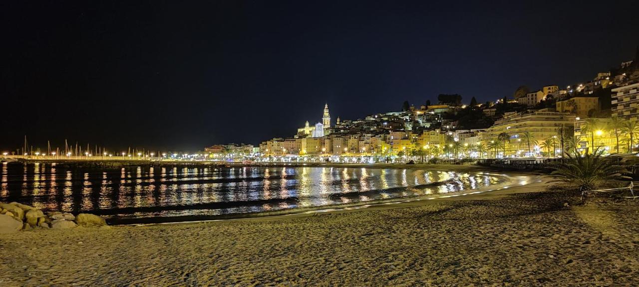 Appartement Au Bord De Balcon, Calme, Dernier étage Avec Ascenseur Et Climatisation Menton